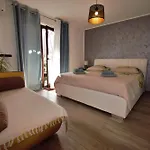 Vretenar Apartment *